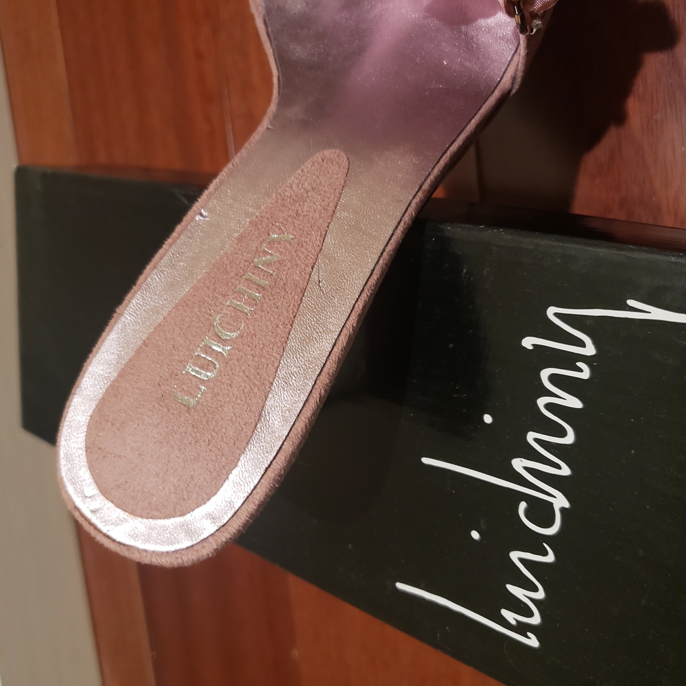Luichiny Pink Sandals with Chic Design - Picture 4 of 7